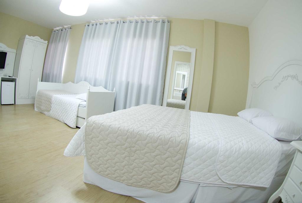 Hotel Oma Zita Forquilhinha Buitenkant foto